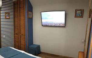 Lucky Ship Art Hotel