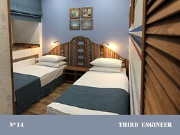 Lucky Ship Art Hotel