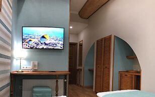 Lucky Ship Art Hotel