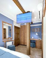Lucky Ship Art Hotel