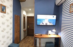Lucky Ship Art Hotel