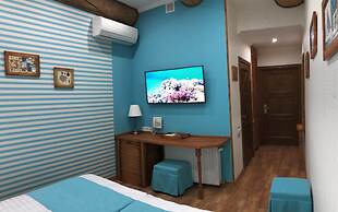 Lucky Ship Art Hotel