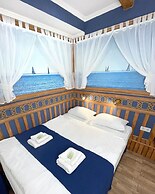 Lucky Ship Art Hotel