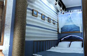 Lucky Ship Art Hotel