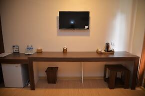 Thazin Palace A Hotel
