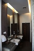 Thazin Palace A Hotel