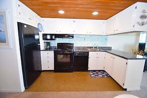 Beachmark 3F - 1 Bedroom Condo by RedAwning