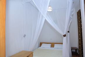 Adonai Guest House - Hostel
