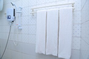 Adonai Guest House - Hostel