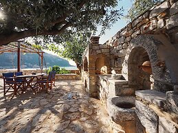 Sofia Limeni Seafront