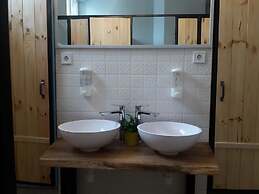 Eco Hostel DROVA
