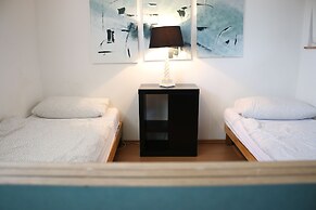 a-domo Apartments Mülheim - Apartments, Lofts & Hostel Rooms - short o