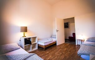 a-domo Apartments Mülheim - Apartments, Lofts & Hostel Rooms - short o