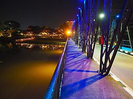 Empress Premier Hotel