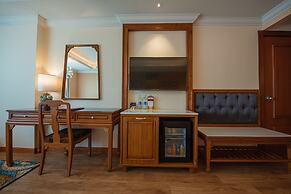 Empress Premier Hotel