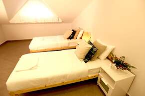 Truemar Hotels & Suites