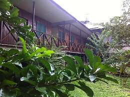 Hotel Cabinas Leyko
