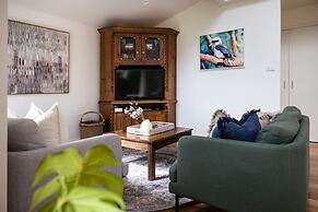 The Drawing Rooms of Berry