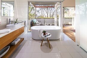 The Drawing Rooms of Berry