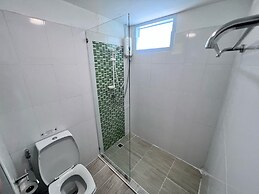 Malizon Hotel & Residences