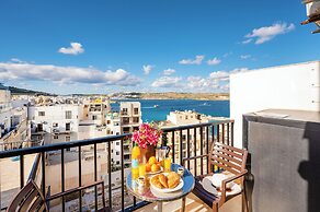 Seashells Penthouse Hot Tub Seaview by Getaways Malta