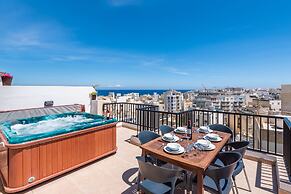 Seashells Penthouse Hot Tub Seaview by Getaways Malta