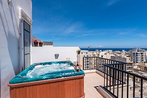 Seashells Penthouse Hot Tub Seaview by Getaways Malta