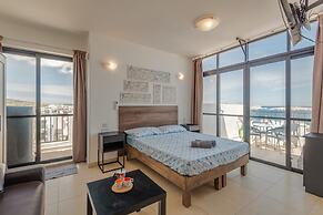 Seashells Penthouse Seaview Terrace by Getaways Malta