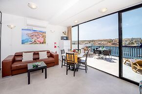 Harbour Lights Seafront Penthouse by Getaways Malta