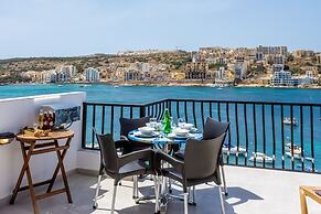 Harbour Lights Seafront Penthouse by Getaways Malta