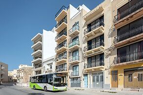 Harbour Lights Seafront Penthouse by Getaways Malta