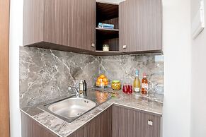 Harbour Lights Seafront Penthouse by Getaways Malta