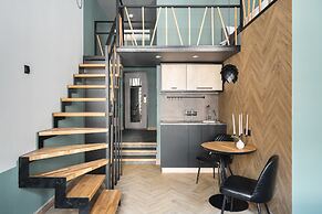 Kaleidoscope on Rubinshteina 13