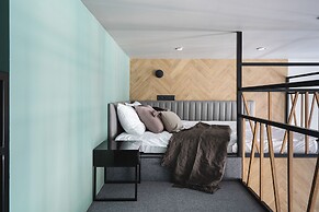 Kaleidoscope on Rubinshteina 13