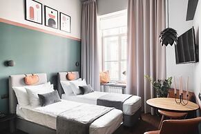 Kaleidoscope on Rubinshteina 13