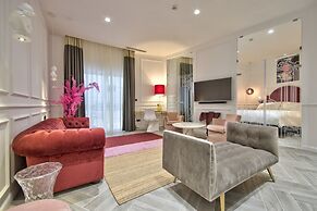 HOLM Boutique &Spa - IK Collection