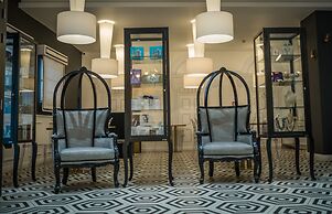 HOLM Boutique &Spa - IK Collection