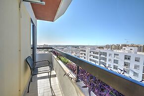 In Faro with Sea View