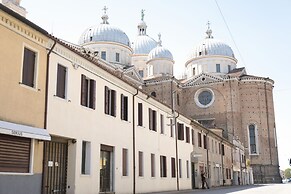 Om Plus Santa Giustina