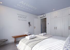 Boutique Rentals - Provence Apartment