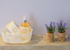 Boutique Rentals - Provence Apartment