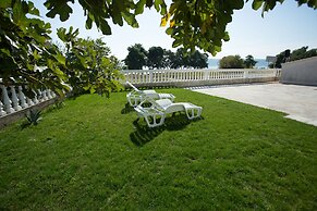 Beach Apartments Rumin