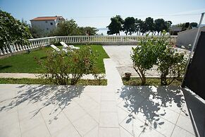 Beach Apartments Rumin