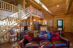 Armstrong Luxury Log Vacation  At Windcliff 4 Bedroom Home by RedAwnin