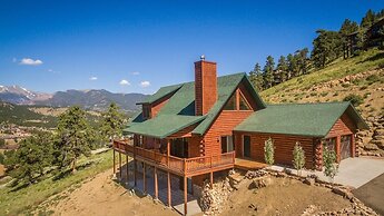 Armstrong Luxury Log Vacation  At Windcliff 4 Bedroom Home by RedAwnin