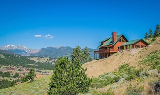 Armstrong Luxury Log Vacation  At Windcliff 4 Bedroom Home by RedAwnin