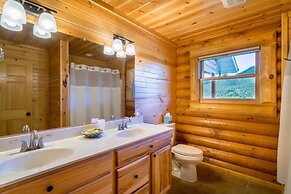 Armstrong Luxury Log Vacation  At Windcliff 4 Bedroom Home by RedAwnin