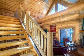 Armstrong Luxury Log Vacation  At Windcliff 4 Bedroom Home by RedAwnin