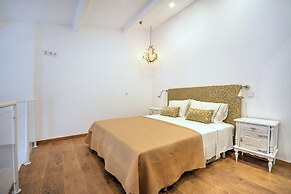 Yellow Barqueta Studio