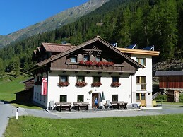 Landhaus Schöpf & Haus Alpina